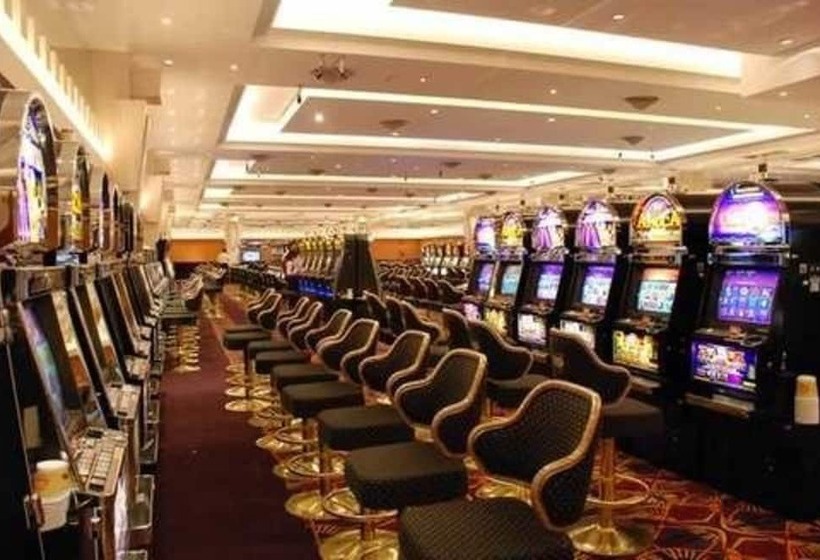 Howard Johnson Villa María Hotel Y Casino