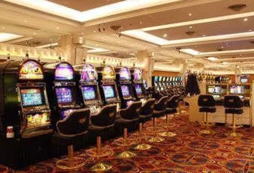 Howard Johnson Villa María Hotel Y Casino