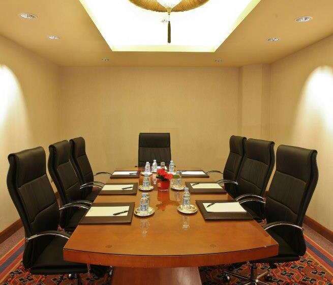 בית מלון כפרי Kenzi Tower