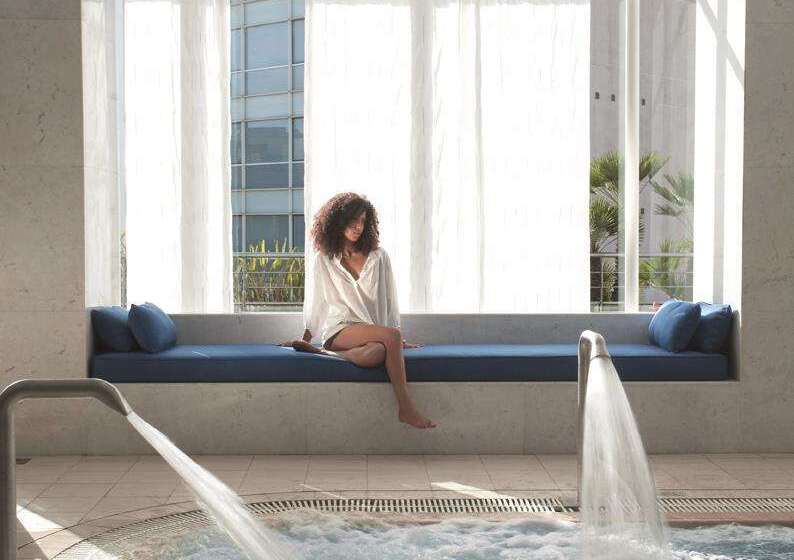 בית מלון כפרי Kenzi Tower