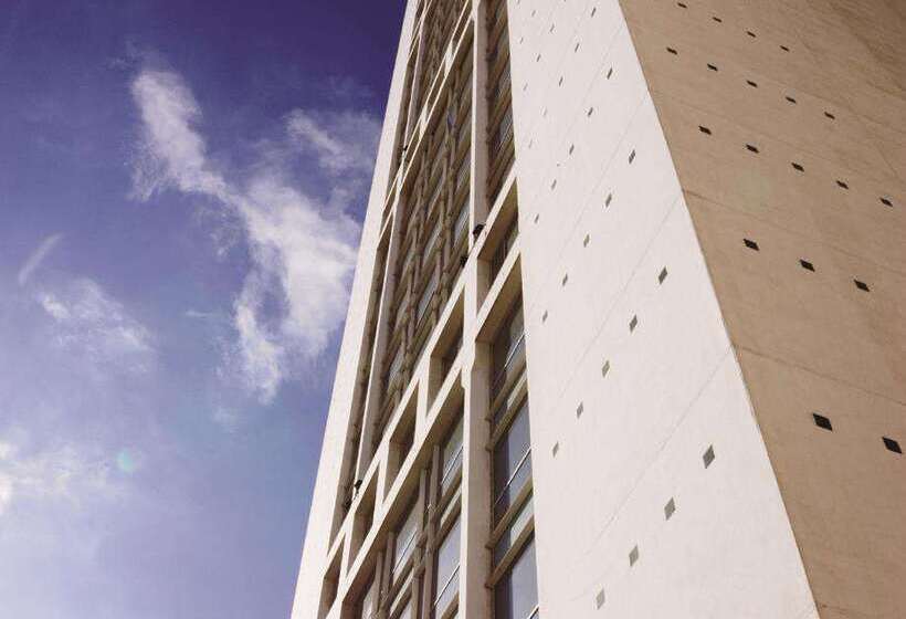 בית מלון כפרי Kenzi Tower