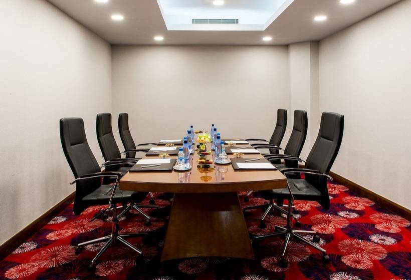 בית מלון כפרי Kenzi Tower