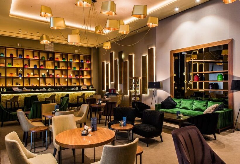 בית מלון כפרי Kenzi Tower