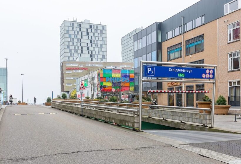 Leonardo Hotel Almere City Center