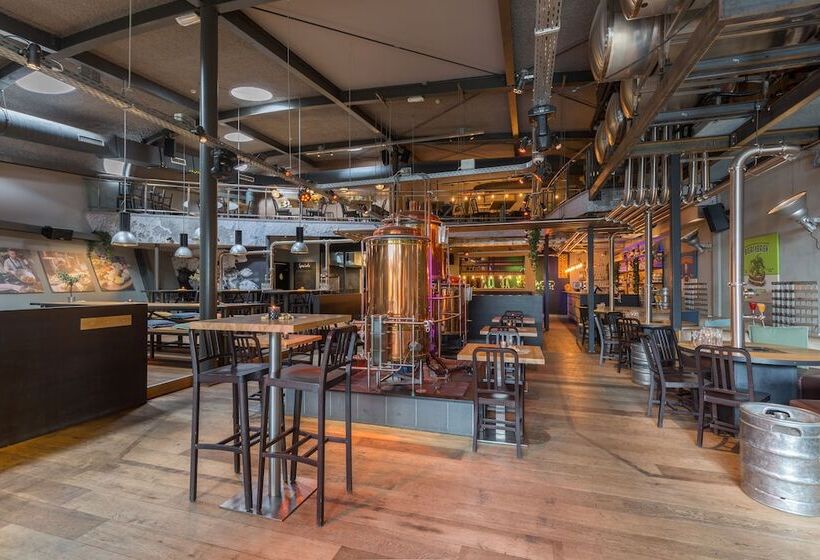 Leonardo Hotel Almere City Center