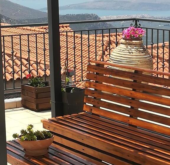 בית מלון כפרי Leto Delphi