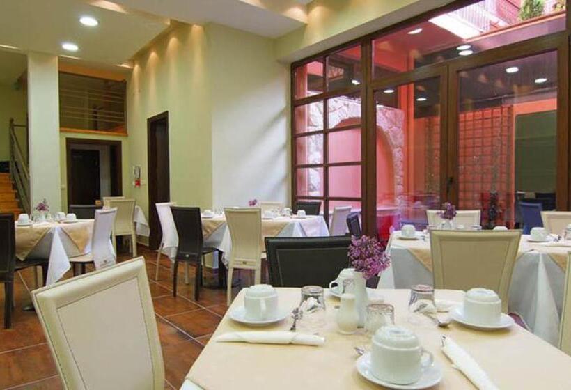 בית מלון כפרי Leto Delphi