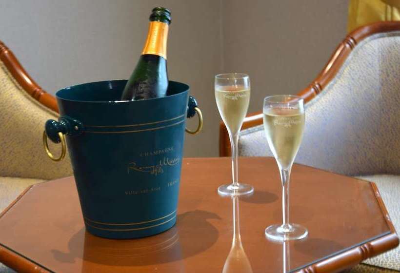 Отель Logis Le Saint Nicolas