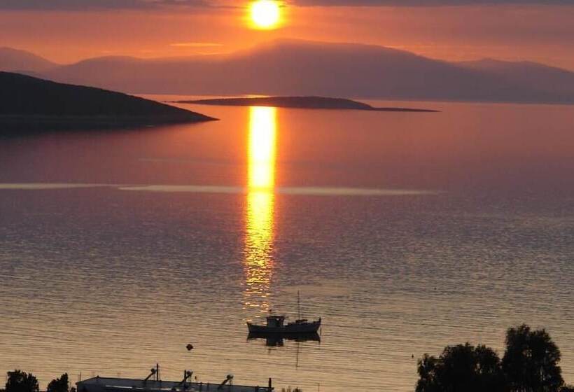 בית מלון כפרי Marmari Bay