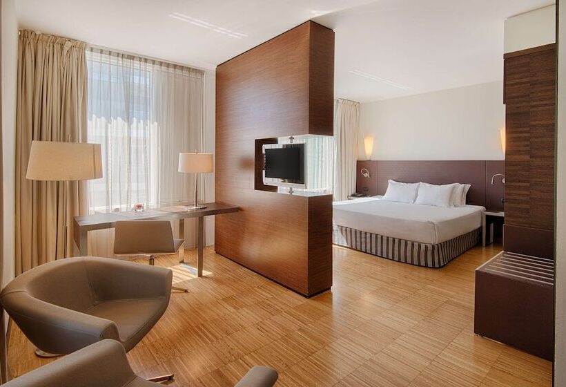 هتل NH Savona Darsena