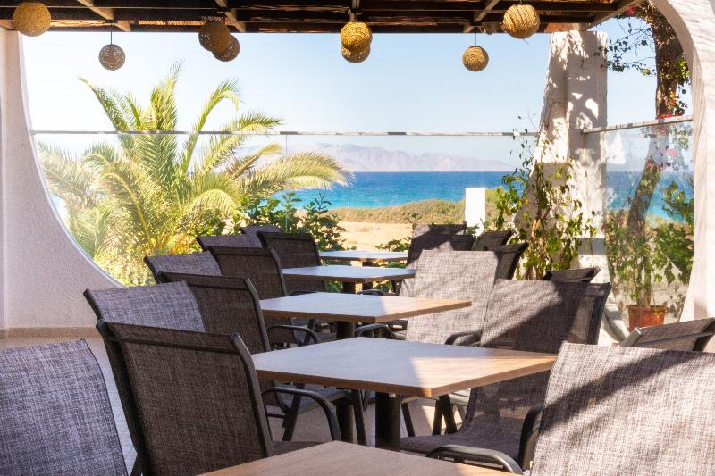 هتل Nirvana Beach