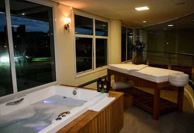 Oceania Park Hotel Spa & Convention