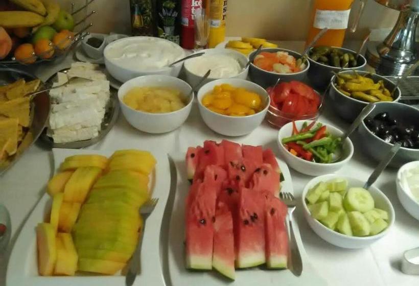 בית מלון כפרי Pantheon