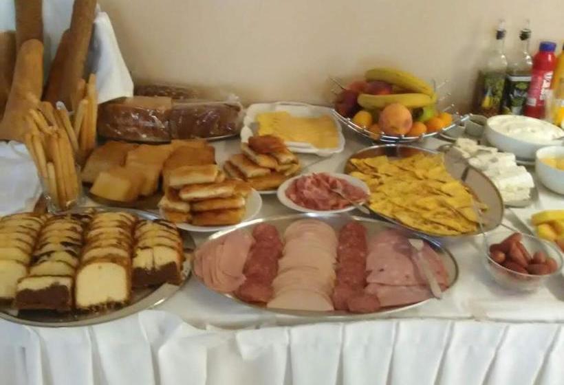 בית מלון כפרי Pantheon