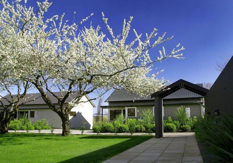 בית מלון כפרי Parehua Resort