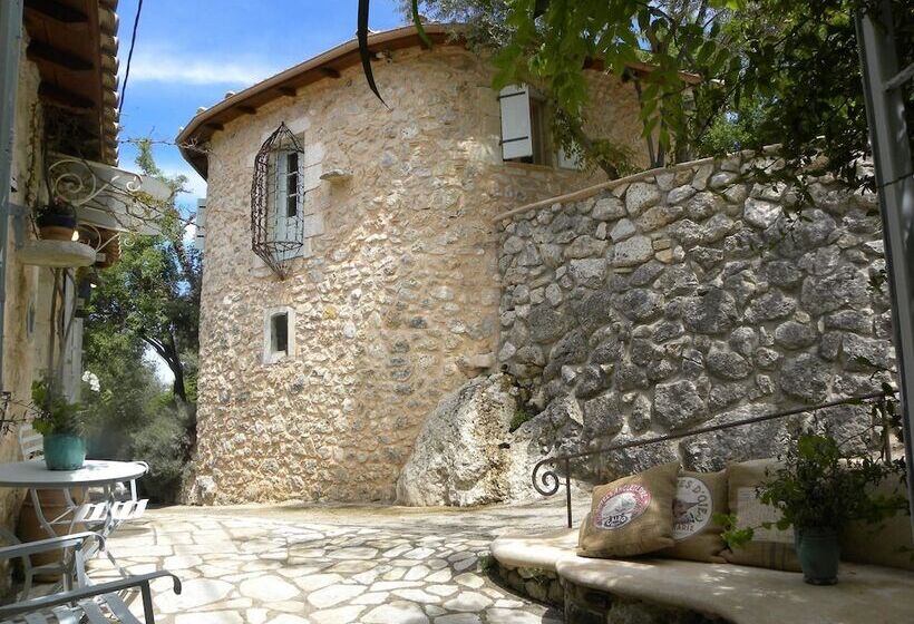 בית מלון כפרי Pavezzo Country Retreat