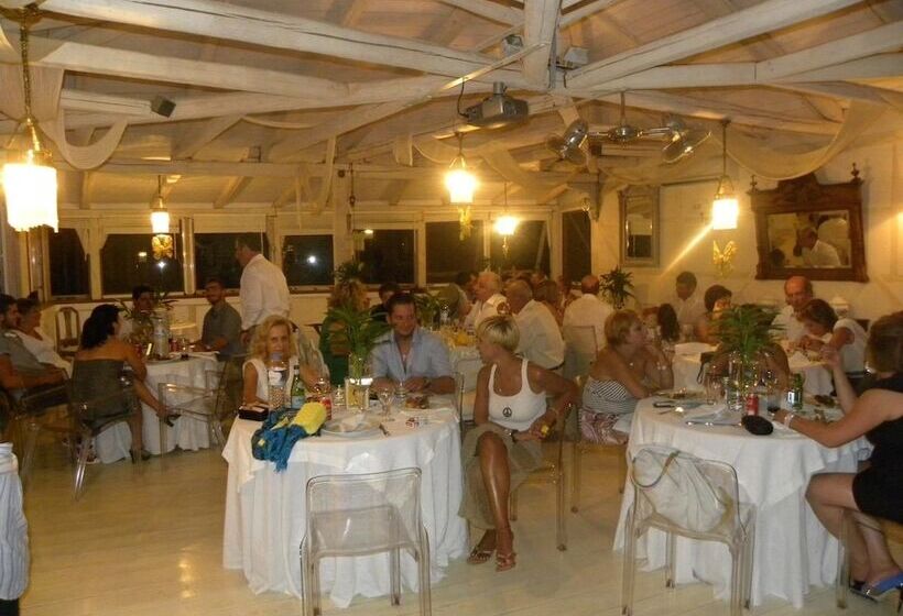 בית מלון כפרי Pavezzo Country Retreat