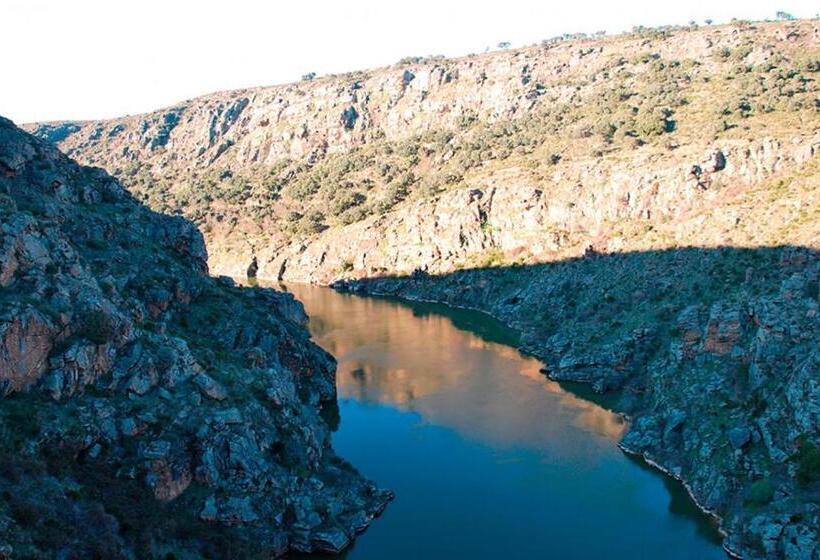 בית מלון כפרי Posada Doña Urraca