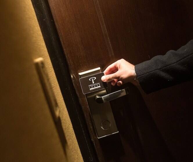 فندق Premium Tower Suites