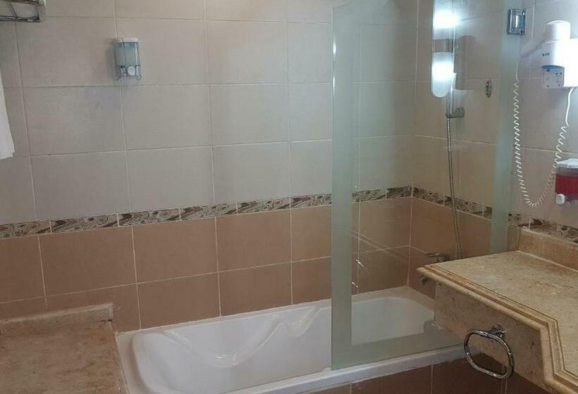 酒店 Royal Lagoons Resort & Aqua Park Families And Couples Only