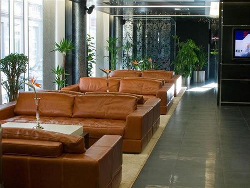 Royal Square Hotel & Suites