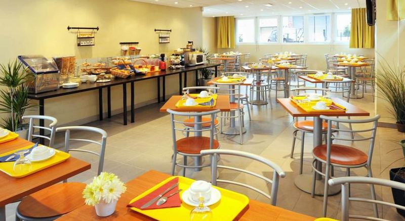 בית מלון כפרי Séjours & Affaires Paris Nanterre