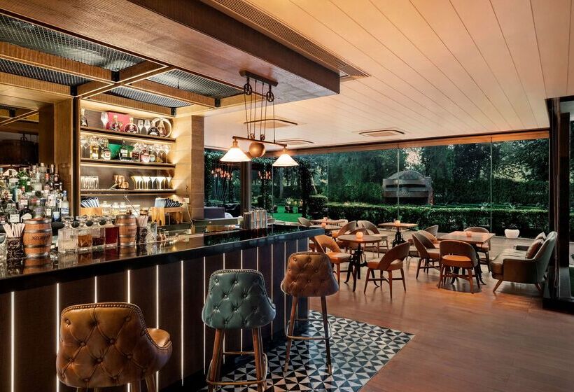 호텔 Shangrila Eros, New Delhi