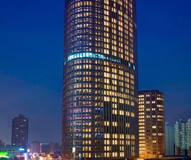 Sheraton Grand Shanghai Pudong Hotel & Residences