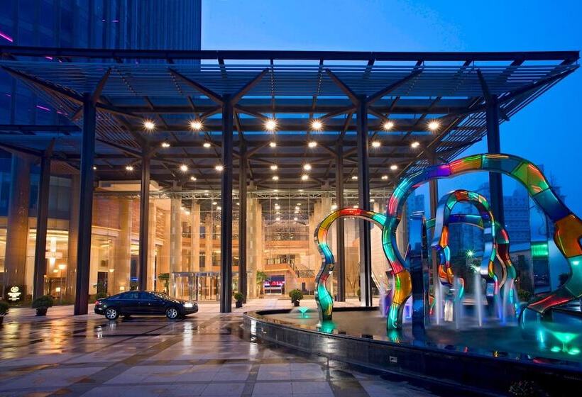Sheraton Grand Shanghai Pudong Hotel & Residences