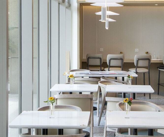 Sheraton Grand Shanghai Pudong Hotel & Residences