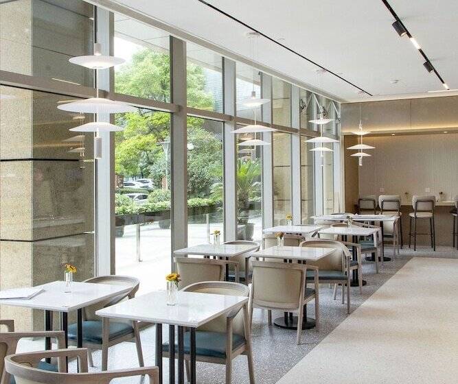 Sheraton Grand Shanghai Pudong Hotel & Residences