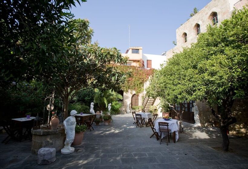 בית מלון כפרי S.nikolis  Historic Boutique