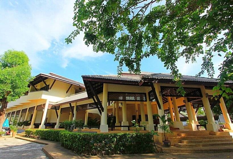 Отель Southern Lanta Resort