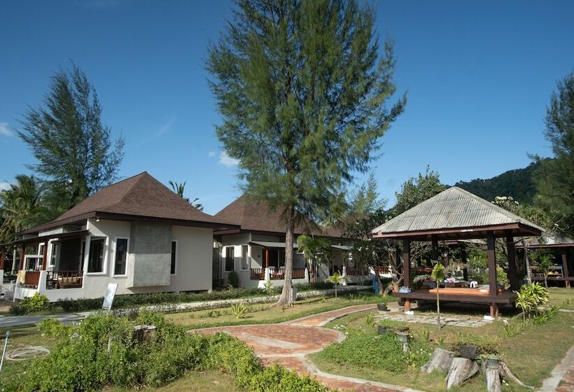 Отель Southern Lanta Resort
