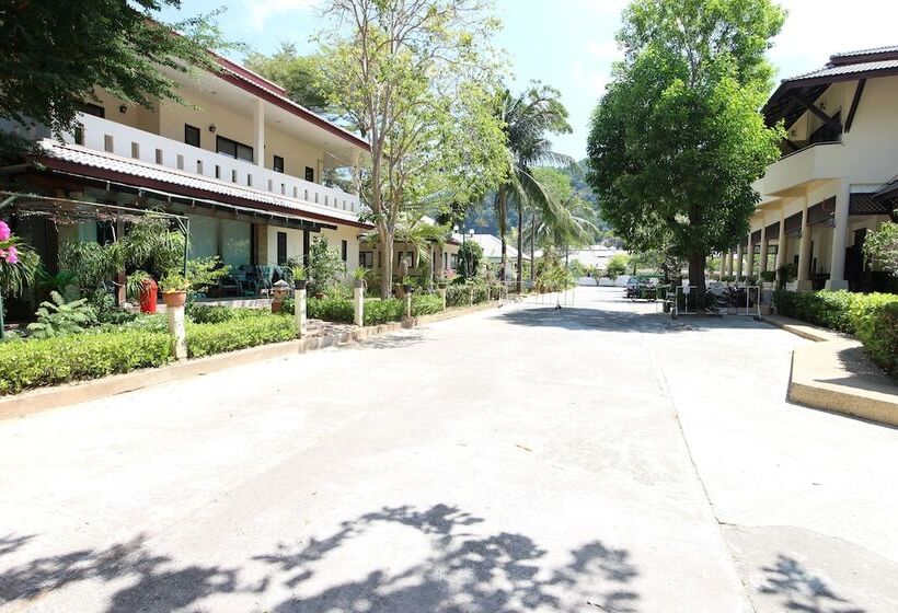 Отель Southern Lanta Resort