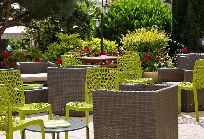 בית מלון כפרי The Originals Boutique, Hôtel Le Pariou, Issoire