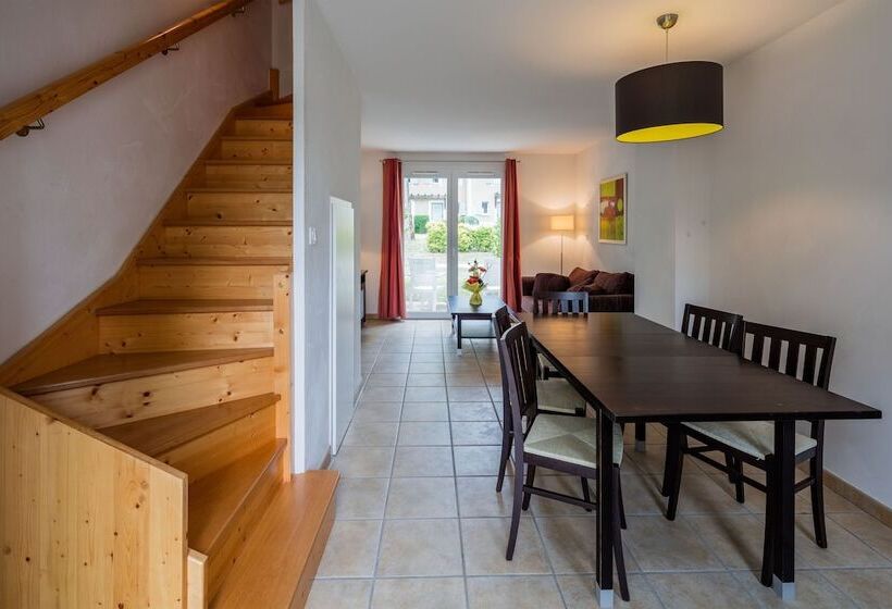 בית מלון כפרי Vacanceole  Le Domaine Du Golf D Albret