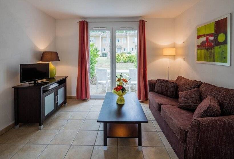 בית מלון כפרי Vacanceole  Le Domaine Du Golf D Albret