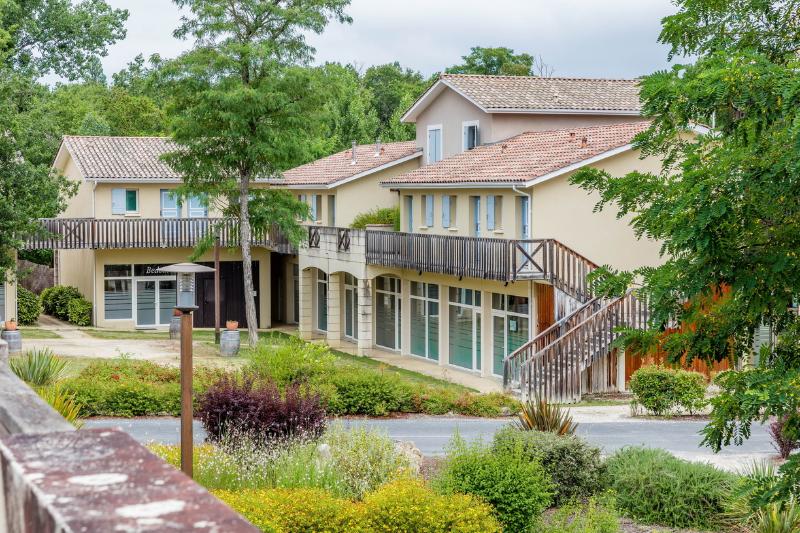 בית מלון כפרי Vacanceole  Le Domaine Du Golf D Albret