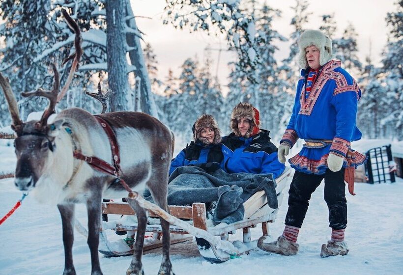 Kakslauttanen Arctic Resort   Igloos And Chalets