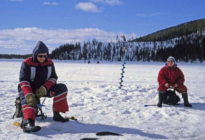 Kakslauttanen Arctic Resort   Igloos And Chalets