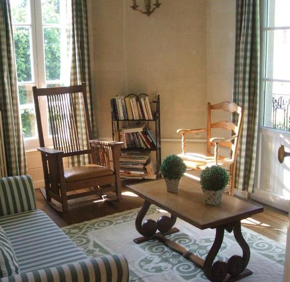 Chateau De Lamberval