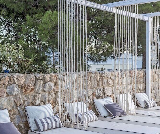 Loizos Stylish Residences