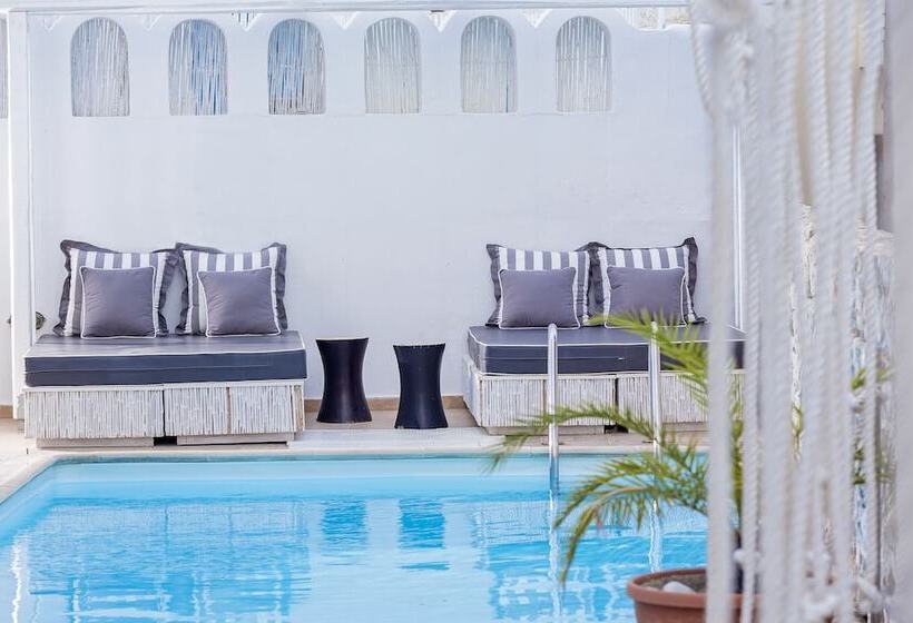 Loizos Stylish Residences