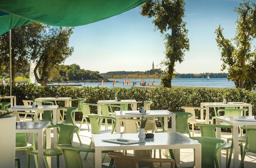 Maistra Select Amarin Resort