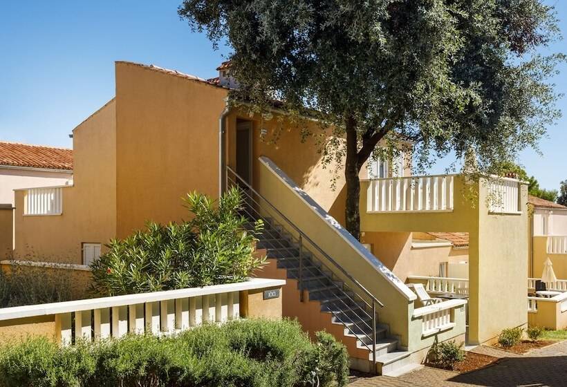 Maistra Select Amarin Resort