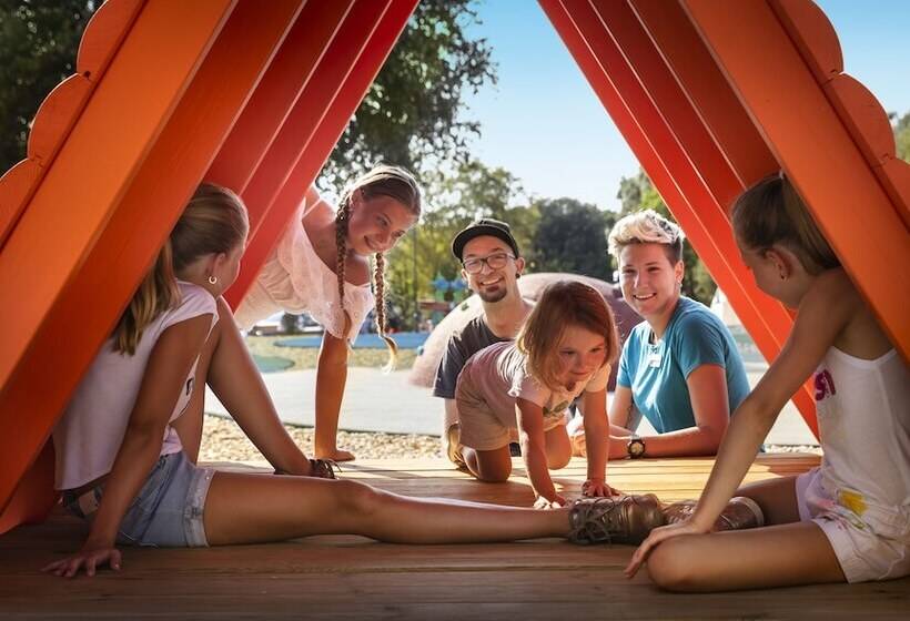 Maistra Select Amarin Resort