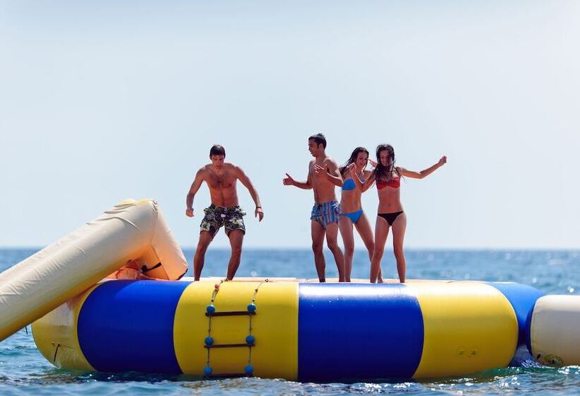 Maistra Select Amarin Resort