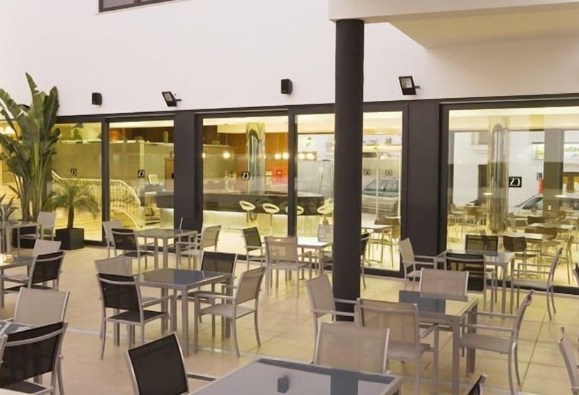 Y Apartamentos Conilsol