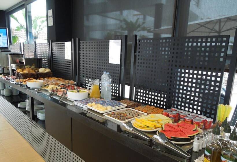 Y Apartamentos Conilsol